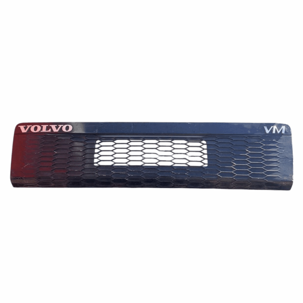 Grade Frontal Superior Volvo VM 2015+ Original Usada