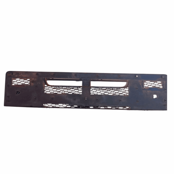 Grade Frontal Superior Volvo VM 2015+ Original Usada - Image 2