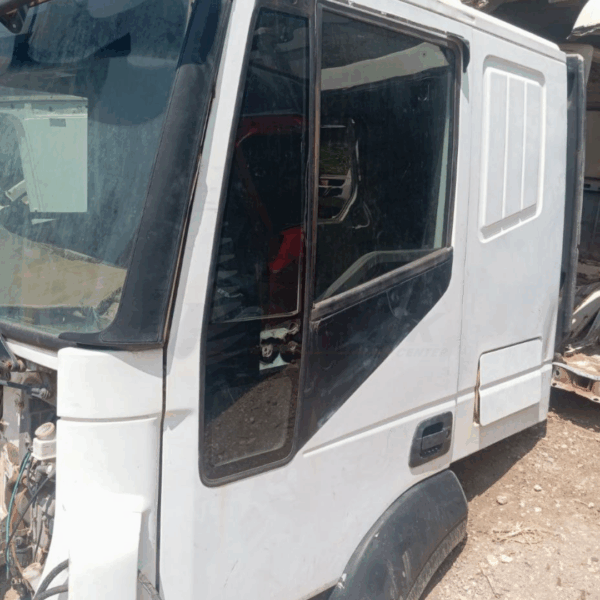 cabine Iveco Eurocargo 2007 semi compacta usada - Image 3