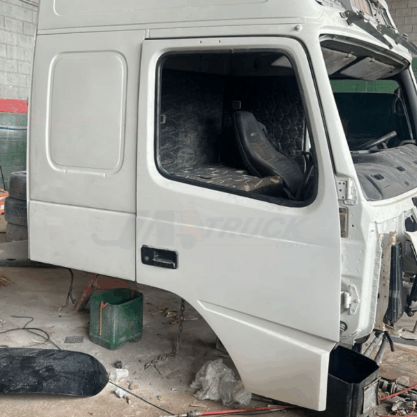 Cabine Volvo FM - Teto Alto com Leito - Image 7