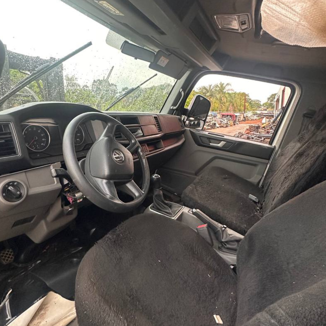 Cabine VOLVO FM 480 (Estrutura Original para Reparo) - Imagem 7