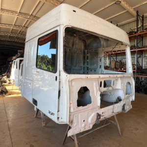 Estrutura Cabine DAF XF 530 2022 - Ângulo frontal e lateral em estoque.