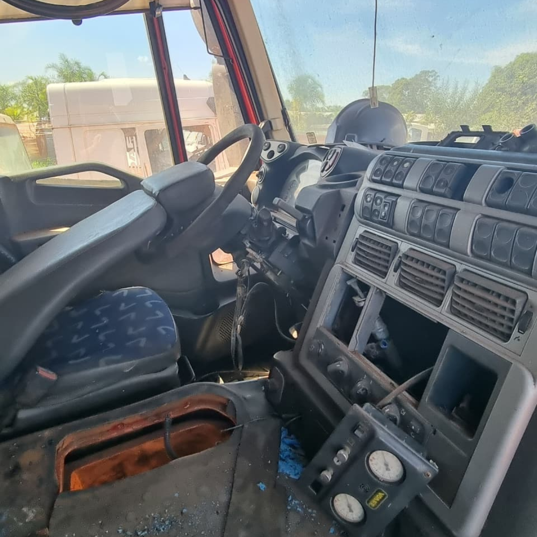 Cockpit Iveco Stralis 380 - Volante e Comandos.