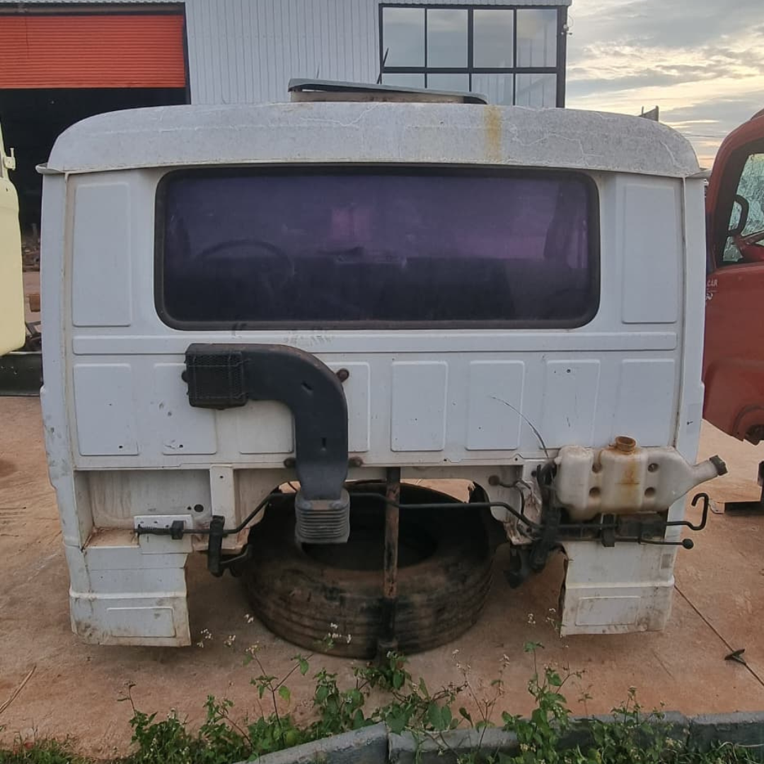 Cabine Volkswagen 9-150 2009/2010 parte traseira
